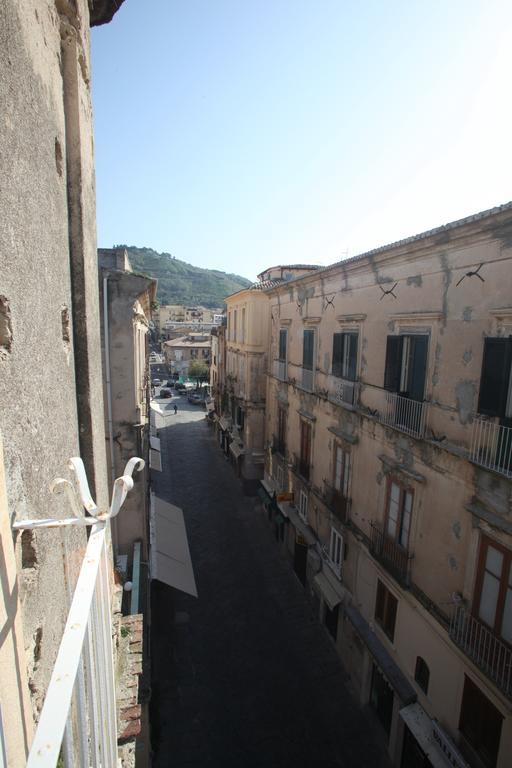 特罗佩阿Al Vecchio Castello住宿加早餐旅馆 外观 照片